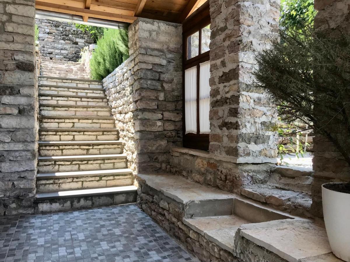 Vila Eri Gjirokaster Exterior photo