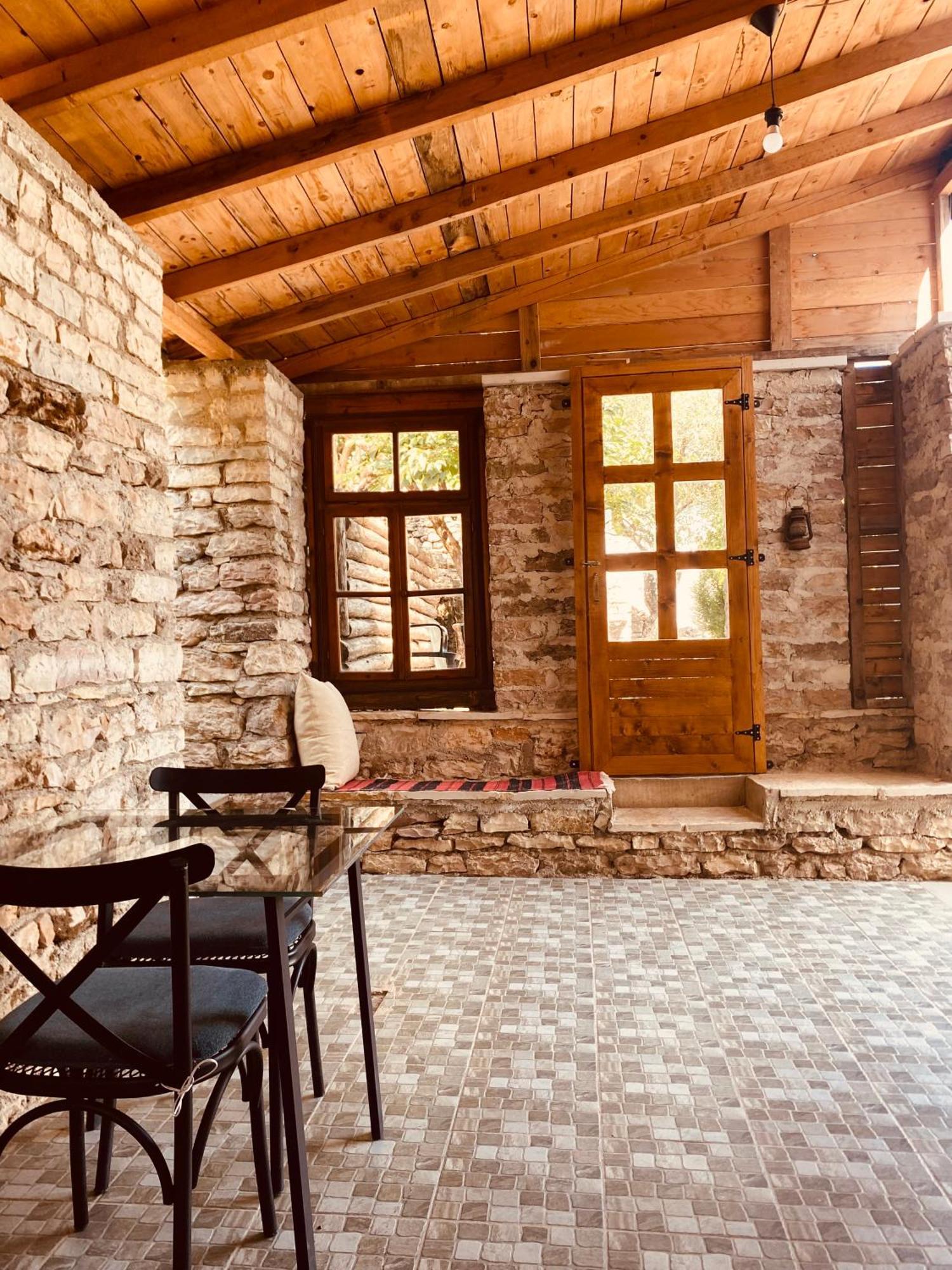 Vila Eri Gjirokaster Exterior photo